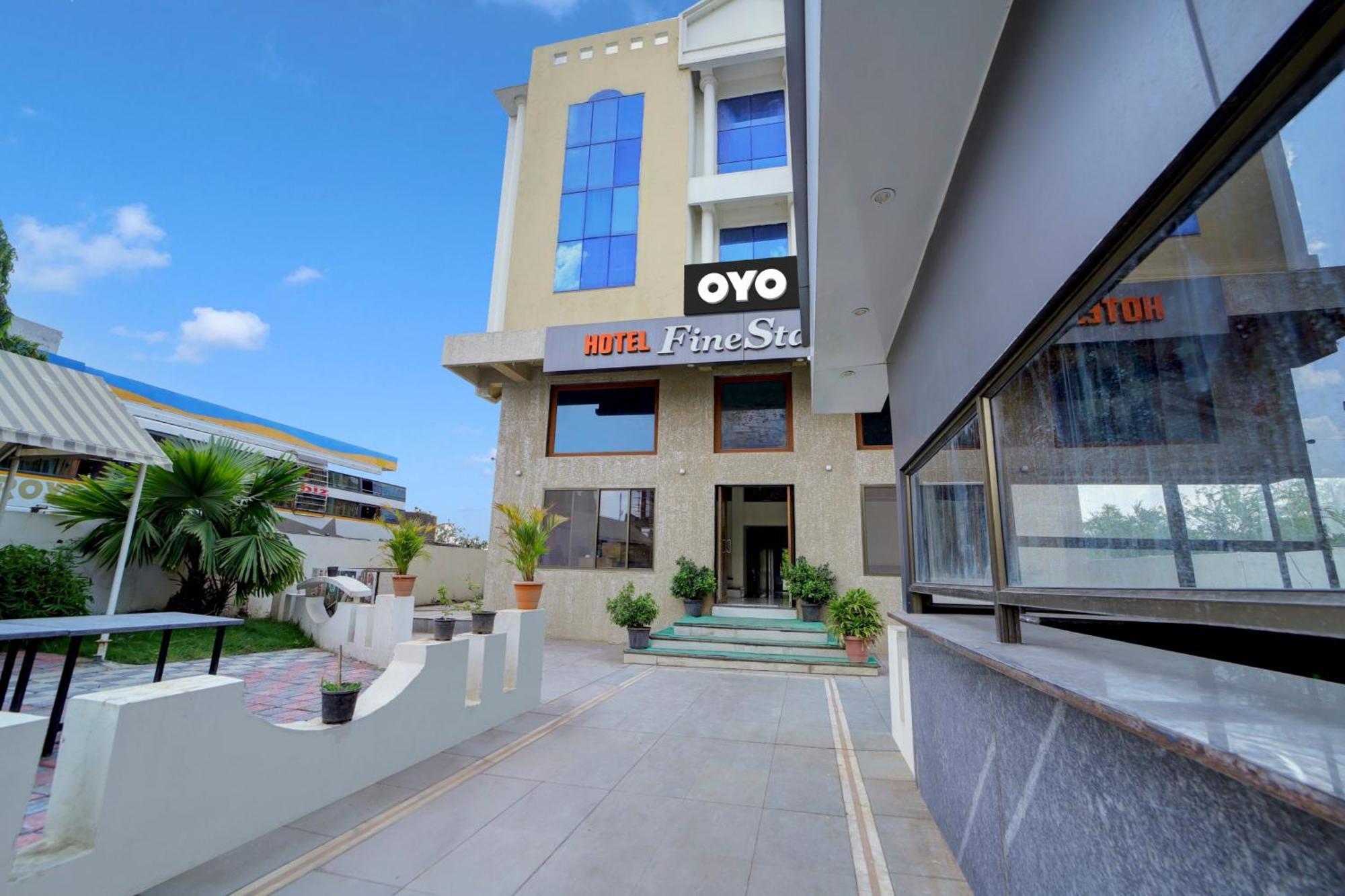 Oyo Flagship 81018 Hotel Fine Stay Jalna Exterior photo
